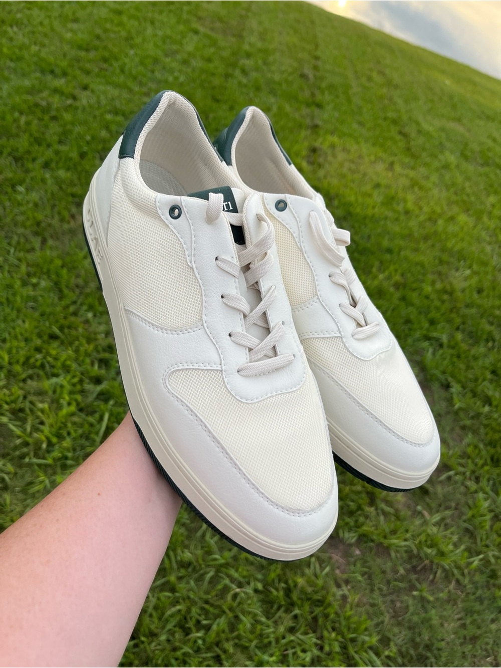 Like New Vuori Clae Men's Sneakers in Cream/Green Size 10